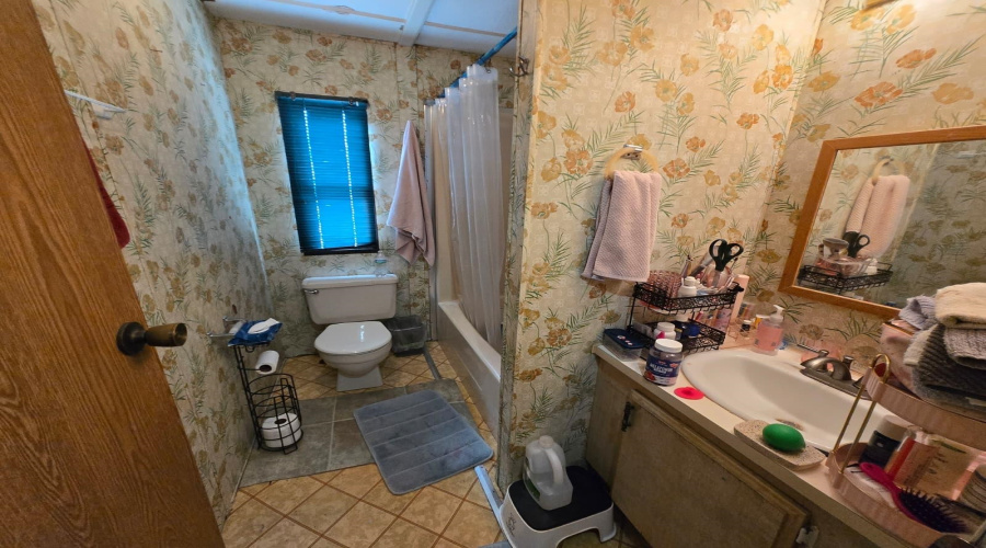 107 El Monte Lp, Laredo, Texas 78045, 3 Bedrooms Bedrooms, 4 Rooms Rooms,2 BathroomsBathrooms,Residential,For Sale,107 El Monte Lp,20254751