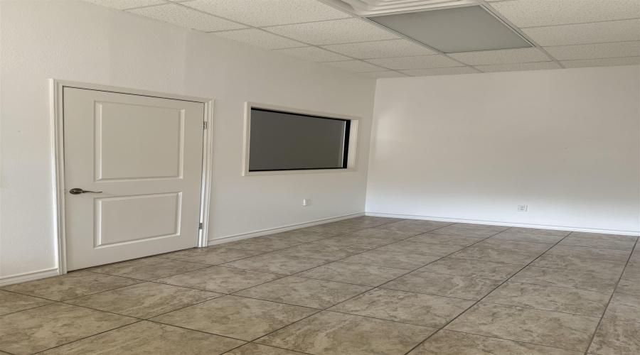 9019 Mines Rd, LAREDO, Texas 78045, 1 Room Rooms,1 BathroomBathrooms,Commercial retail/office,For Rent,9019 Mines Rd,20254753