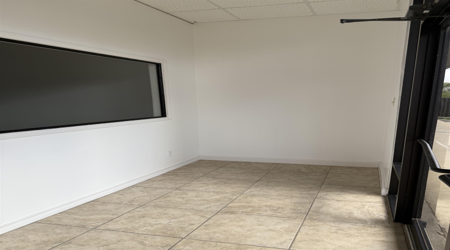 9019 Mines Rd, LAREDO, Texas 78045, 1 Room Rooms,1 BathroomBathrooms,Commercial retail/office,For Rent,9019 Mines Rd,20254753