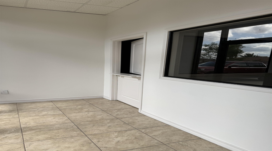 9019 Mines Rd, LAREDO, Texas 78045, 1 Room Rooms,1 BathroomBathrooms,Commercial retail/office,For Rent,9019 Mines Rd,20254753