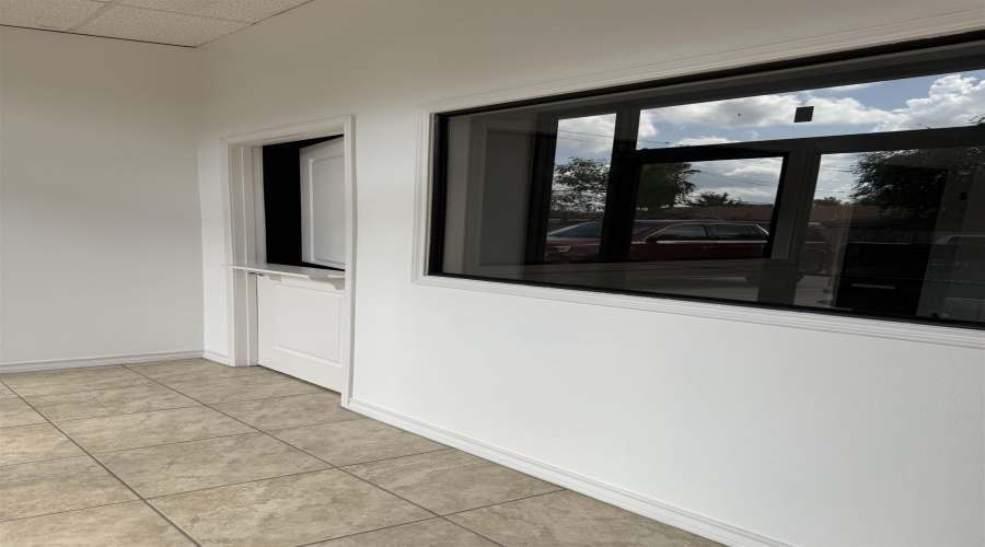 9019 Mines Rd, LAREDO, Texas 78045, 1 Room Rooms,1 BathroomBathrooms,Commercial retail/office,For Rent,9019 Mines Rd,20254753