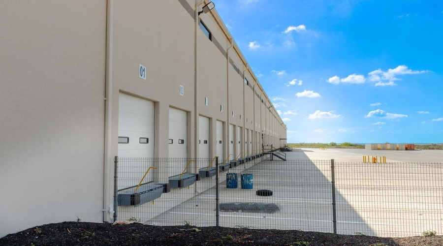 1717 Vidal Cantu Rd., Laredo, Texas 78045, 1 Bedroom Bedrooms, 51 Rooms Rooms,4 BathroomsBathrooms,Commercial/industrial,For Rent,1717 Vidal Cantu Rd.,20254756