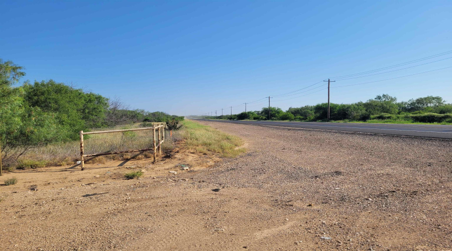 1000 U.S. Hwy 83 North, Laredo, Texas 78045, ,Land,For Sale,1000 U.S. Hwy 83 North,20254763