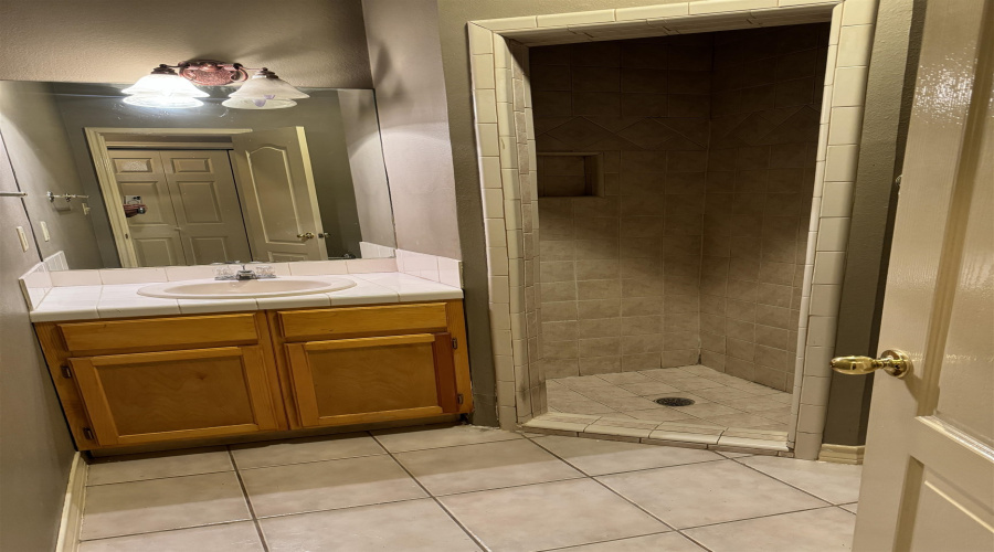 9903 Crystal Ct, Laredo, Texas 78045, 2 Bedrooms Bedrooms, 4 Rooms Rooms,2 BathroomsBathrooms,Residential,For Rent,9903 Crystal Ct,20254764