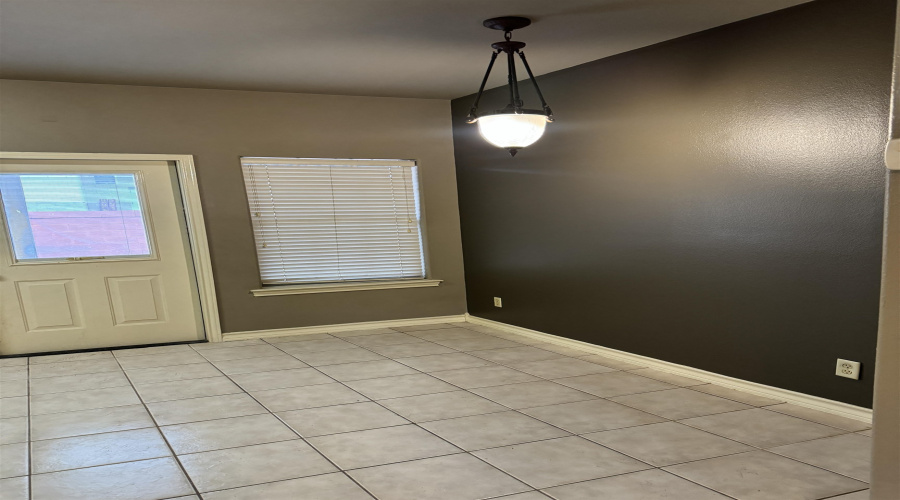 9903 Crystal Ct, Laredo, Texas 78045, 2 Bedrooms Bedrooms, 4 Rooms Rooms,2 BathroomsBathrooms,Residential,For Rent,9903 Crystal Ct,20254764