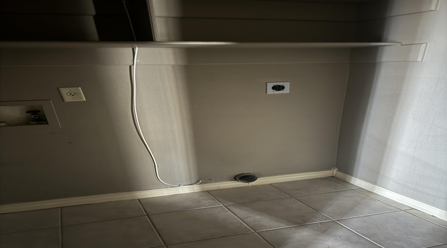 9903 Crystal Ct, Laredo, Texas 78045, 2 Bedrooms Bedrooms, 4 Rooms Rooms,2 BathroomsBathrooms,Residential,For Rent,9903 Crystal Ct,20254764