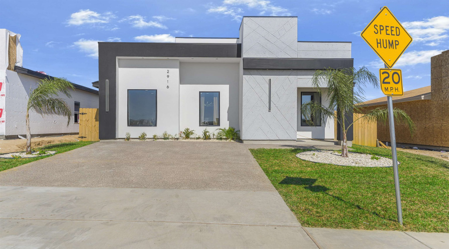 2916 Coventry Dr., LAREDO, Texas 78046, 3 Bedrooms Bedrooms, 5 Rooms Rooms,2 BathroomsBathrooms,Residential,For Sale,2916 Coventry Dr.,20254765