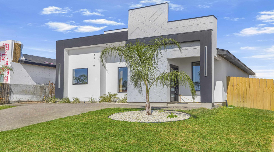 2916 Coventry Dr., LAREDO, Texas 78046, 3 Bedrooms Bedrooms, 5 Rooms Rooms,2 BathroomsBathrooms,Residential,For Sale,2916 Coventry Dr.,20254765