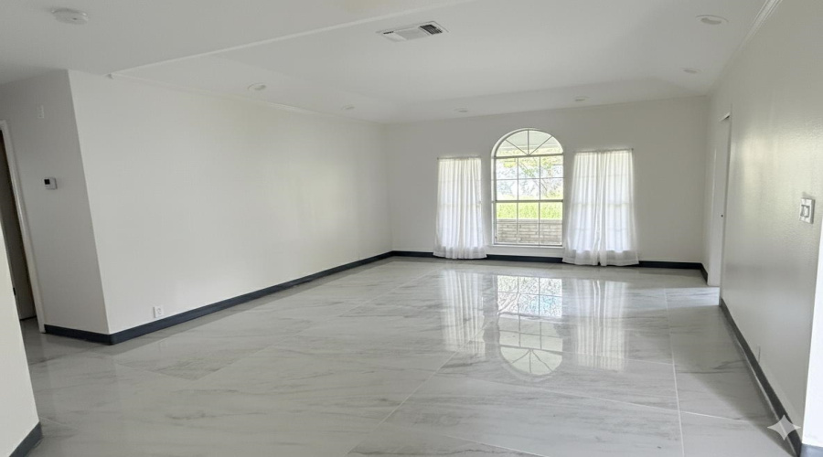 1132 Quail Hollow Lp, Laredo, Texas 78045, 3 Bedrooms Bedrooms, 3 Rooms Rooms,2 BathroomsBathrooms,Residential,For Rent,1132 Quail Hollow Lp,20254768