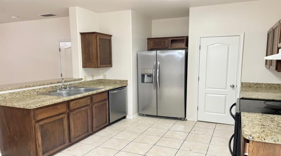 2619 San Isidro Pkwy, Laredo, Texas 78045, 2 Bedrooms Bedrooms, 2 Rooms Rooms,2 BathroomsBathrooms,Residential,For Rent,2619 San Isidro Pkwy,20254770