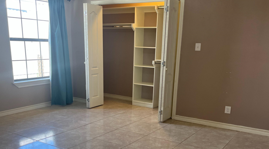 514 Buckeye Dr, Laredo, Texas 78046, 3 Bedrooms Bedrooms, 5 Rooms Rooms,2 BathroomsBathrooms,Residential,For Rent,514 Buckeye Dr,20254774