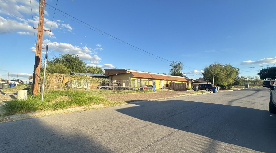 2601 Saltillo St, Laredo, Texas 78046, ,Multi-family,For Sale,2601 Saltillo St,20254769