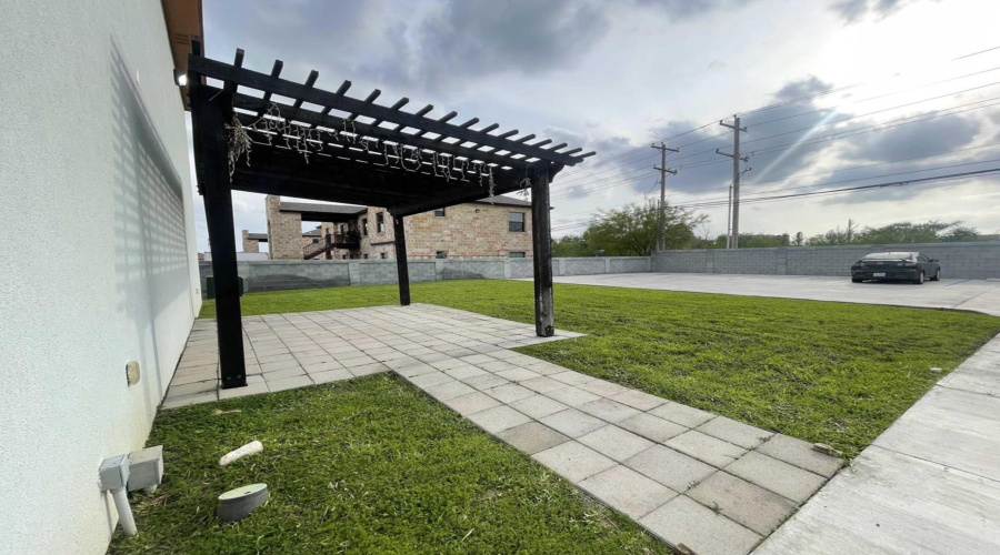 7608 Rocio Dr, Laredo, Texas 78041, 2 Bedrooms Bedrooms, 2 Rooms Rooms,2 BathroomsBathrooms,Residential,For Rent,7608 Rocio Dr,20254778