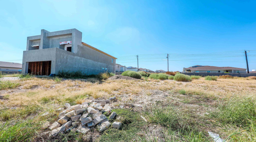 533 Journey Loop, LAREDO, Texas 78045, 3 Bedrooms Bedrooms, 6 Rooms Rooms,3 BathroomsBathrooms,Residential,For Sale,533 Journey Loop,20254779