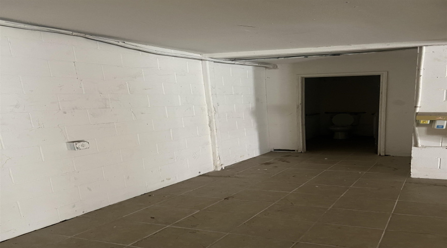 2212 McDonell Ave, Laredo, Texas 78040, 1 Room Rooms,2 BathroomsBathrooms,Commercial retail/office,For Rent,2212 McDonell Ave,20254800