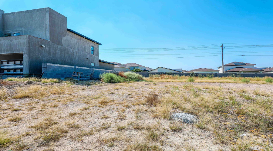 525 Journey Loop, LAREDO, Texas 78045, 3 Bedrooms Bedrooms, 6 Rooms Rooms,3 BathroomsBathrooms,Residential,For Sale,525 Journey Loop,20254782