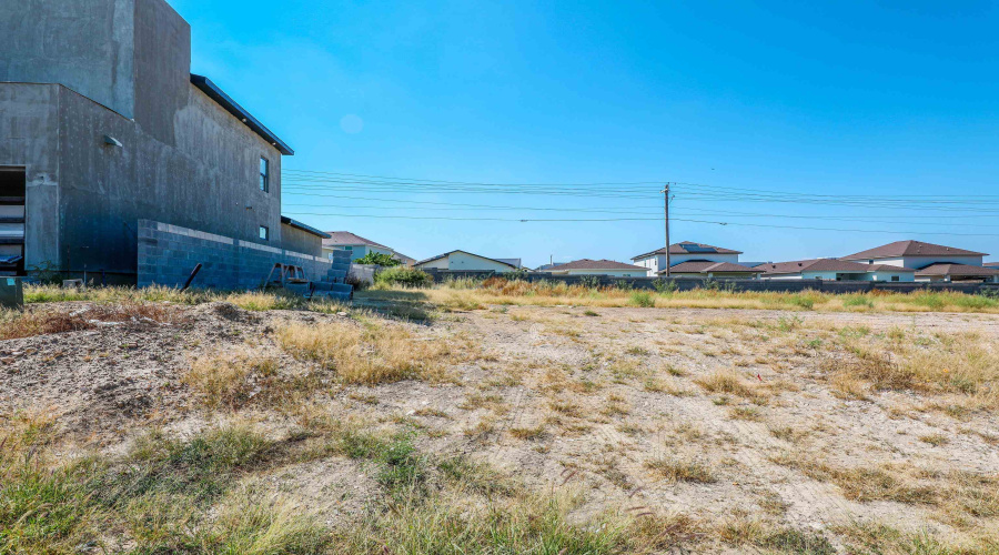 525 Journey Loop, LAREDO, Texas 78045, 3 Bedrooms Bedrooms, 6 Rooms Rooms,3 BathroomsBathrooms,Residential,For Sale,525 Journey Loop,20254782