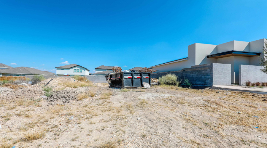 524 Journey Loop, LAREDO, Texas 78045, 3 Bedrooms Bedrooms, 6 Rooms Rooms,3 BathroomsBathrooms,Residential,For Sale,524 Journey Loop,20254783