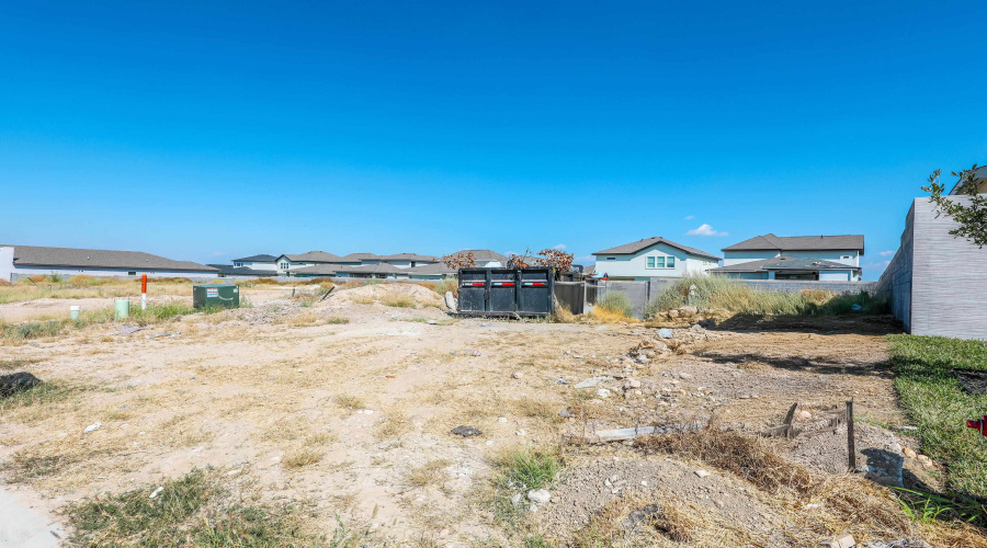 524 Journey Loop, LAREDO, Texas 78045, 3 Bedrooms Bedrooms, 6 Rooms Rooms,3 BathroomsBathrooms,Residential,For Sale,524 Journey Loop,20254783