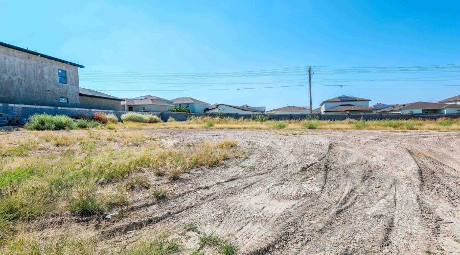 523 Journey Loop, LAREDO, Texas 78045, 3 Bedrooms Bedrooms, 6 Rooms Rooms,3 BathroomsBathrooms,Residential,For Sale,523 Journey Loop,20254784