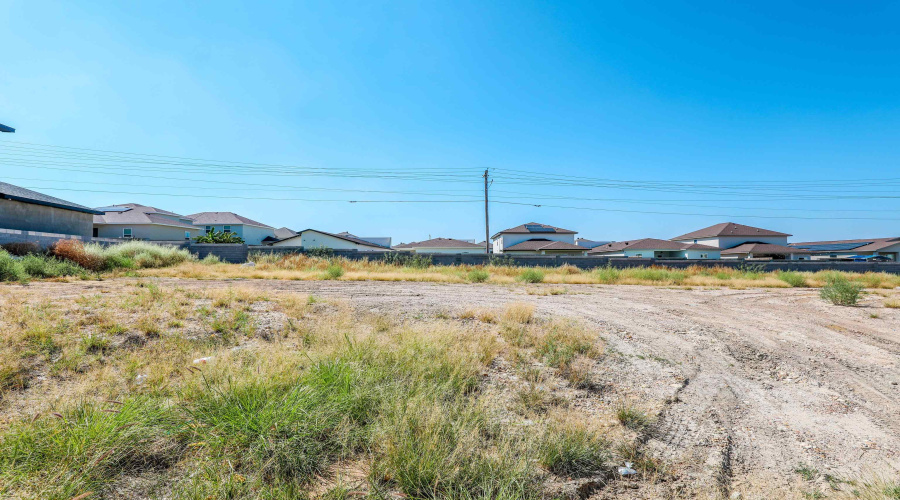 523 Journey Loop, LAREDO, Texas 78045, 3 Bedrooms Bedrooms, 6 Rooms Rooms,3 BathroomsBathrooms,Residential,For Sale,523 Journey Loop,20254784