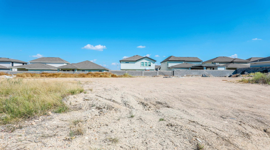 522 Journey Loop, LAREDO, Texas 78045, 3 Bedrooms Bedrooms, 6 Rooms Rooms,3 BathroomsBathrooms,Residential,For Sale,522 Journey Loop,20254785