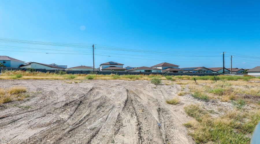 521 Journey Loop, LAREDO, Texas 78045, 3 Bedrooms Bedrooms, 6 Rooms Rooms,3 BathroomsBathrooms,Residential,For Sale,521 Journey Loop,20254786