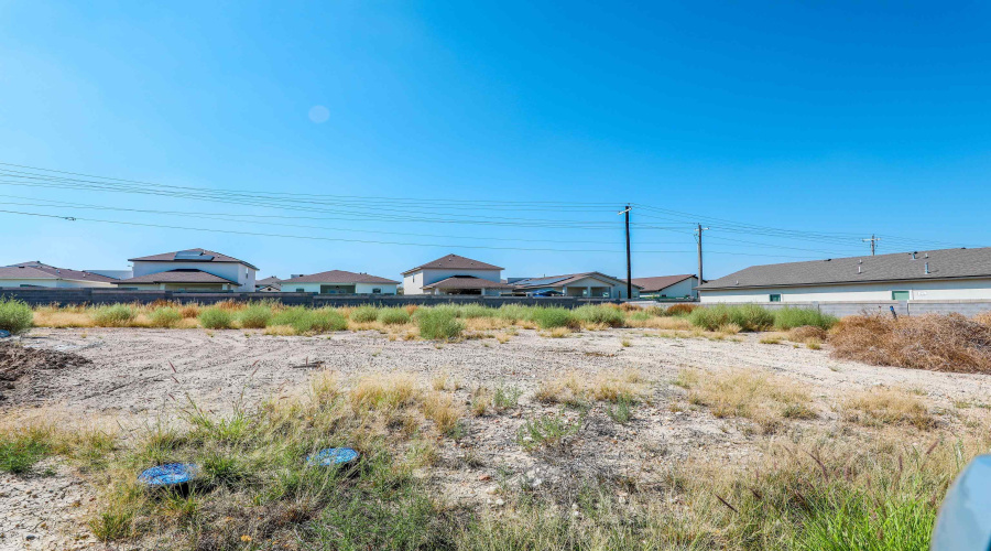 519 Journey Loop, LAREDO, Texas 78045, 3 Bedrooms Bedrooms, 6 Rooms Rooms,3 BathroomsBathrooms,Residential,For Sale,519 Journey Loop,20254788