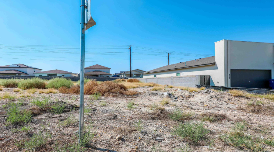 517 Journey Loop, LAREDO, Texas 78045, 3 Bedrooms Bedrooms, 6 Rooms Rooms,3 BathroomsBathrooms,Residential,For Sale,517 Journey Loop,20254789