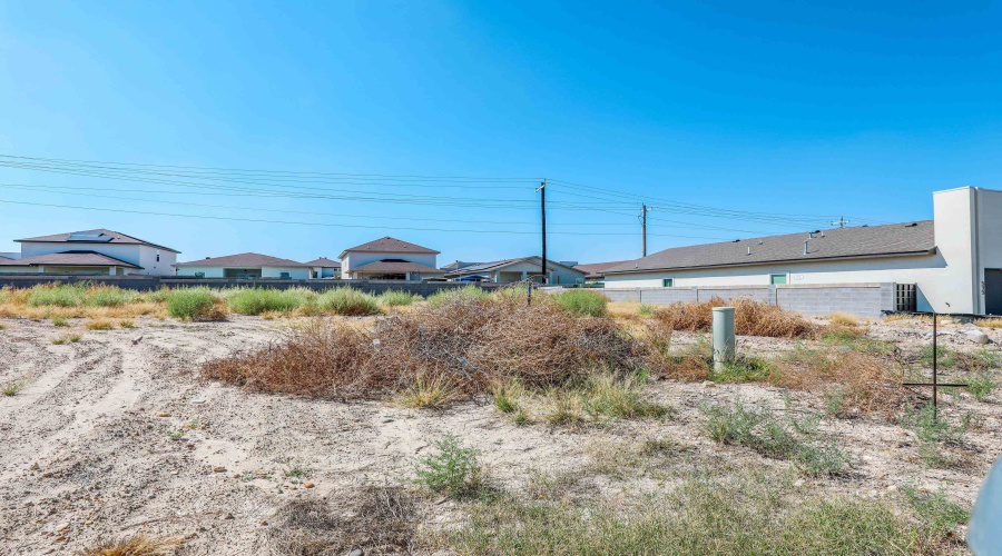 517 Journey Loop, LAREDO, Texas 78045, 3 Bedrooms Bedrooms, 6 Rooms Rooms,3 BathroomsBathrooms,Residential,For Sale,517 Journey Loop,20254789