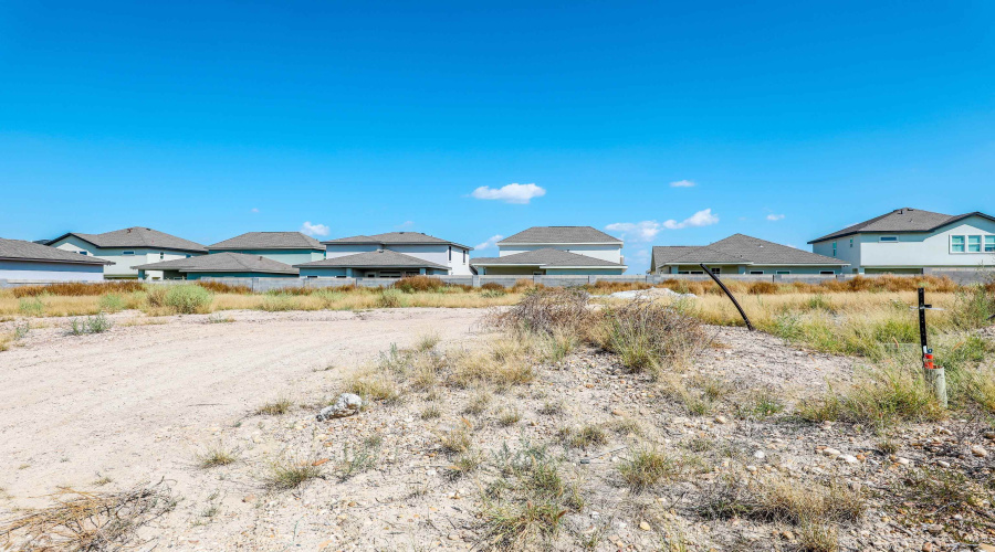 518 Journey Loop, LAREDO, Texas 78045, 4 Bedrooms Bedrooms, 7 Rooms Rooms,4 BathroomsBathrooms,Residential,For Sale,518 Journey Loop,20254791