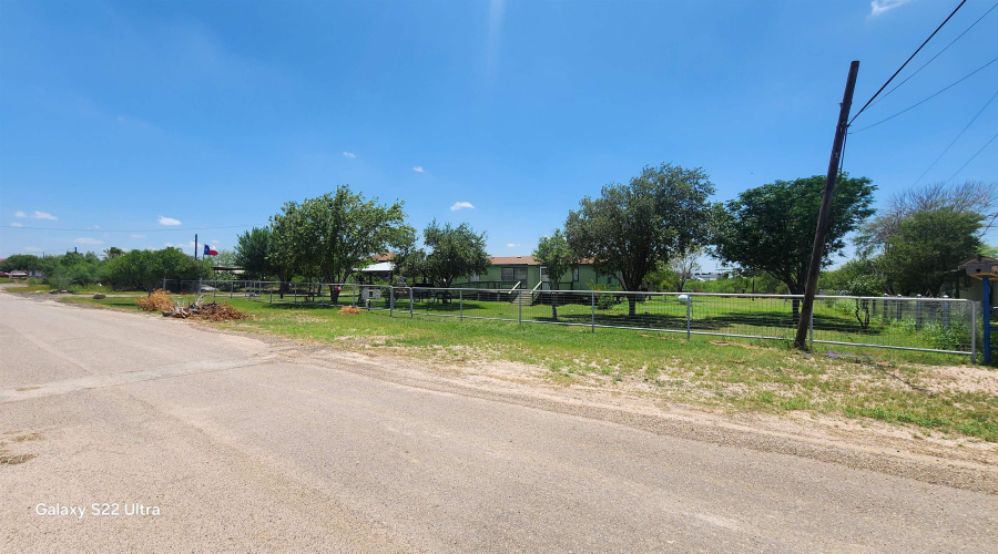268 Wawi Tijerina Rd., Laredo, Texas 78043, 2 Bedrooms Bedrooms, 5 Rooms Rooms,2 BathroomsBathrooms,Residential,For Sale,268 Wawi Tijerina Rd.,20254796