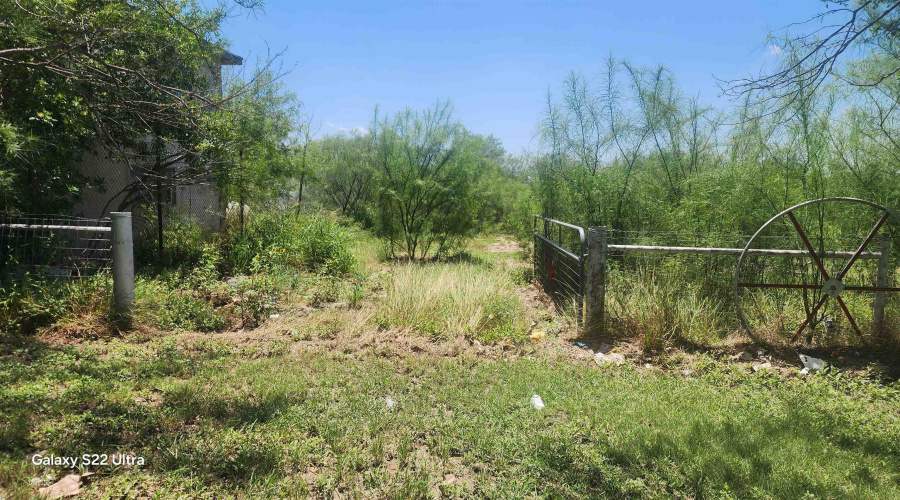 268 Wawi Tijerina Rd., Laredo, Texas 78043, 2 Bedrooms Bedrooms, 5 Rooms Rooms,2 BathroomsBathrooms,Residential,For Sale,268 Wawi Tijerina Rd.,20254796