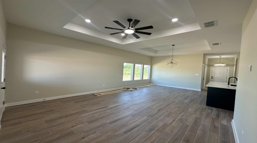 2410 Durazno Ct., Laredo, Texas 78046-8009, 4 Bedrooms Bedrooms, 6 Rooms Rooms,2 BathroomsBathrooms,Residential,For Sale,2410 Durazno Ct.,20254801