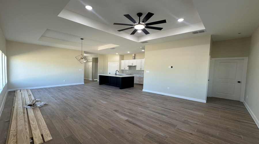 2410 Durazno Ct., Laredo, Texas 78046-8009, 4 Bedrooms Bedrooms, 6 Rooms Rooms,2 BathroomsBathrooms,Residential,For Sale,2410 Durazno Ct.,20254801