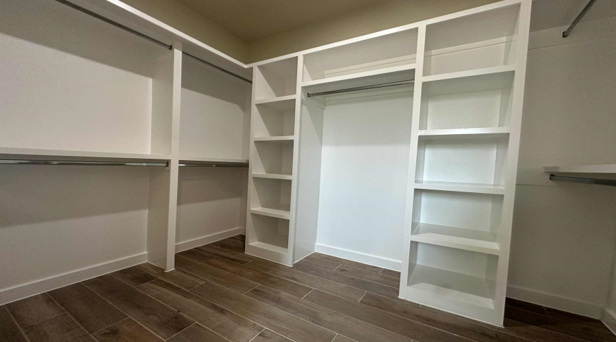 2410 Durazno Ct., Laredo, Texas 78046-8009, 4 Bedrooms Bedrooms, 6 Rooms Rooms,2 BathroomsBathrooms,Residential,For Sale,2410 Durazno Ct.,20254801