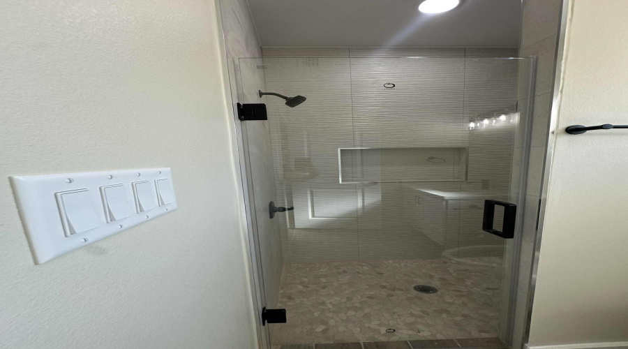 2410 Durazno Ct., Laredo, Texas 78046-8009, 4 Bedrooms Bedrooms, 6 Rooms Rooms,2 BathroomsBathrooms,Residential,For Sale,2410 Durazno Ct.,20254801