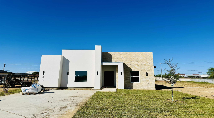 2410 Durazno Ct., Laredo, Texas 78046-8009, 4 Bedrooms Bedrooms, 6 Rooms Rooms,2 BathroomsBathrooms,Residential,For Sale,2410 Durazno Ct.,20254801