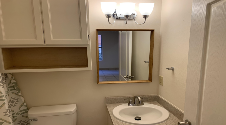 1752 Tiara Trl, Laredo, Texas 78045, 2 Bedrooms Bedrooms, 5 Rooms Rooms,2 BathroomsBathrooms,Residential,For Rent,1752 Tiara Trl,20254802