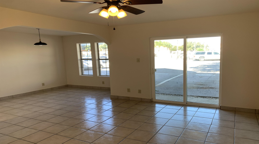 1752 Tiara Trl, Laredo, Texas 78045, 2 Bedrooms Bedrooms, 5 Rooms Rooms,2 BathroomsBathrooms,Residential,For Rent,1752 Tiara Trl,20254802