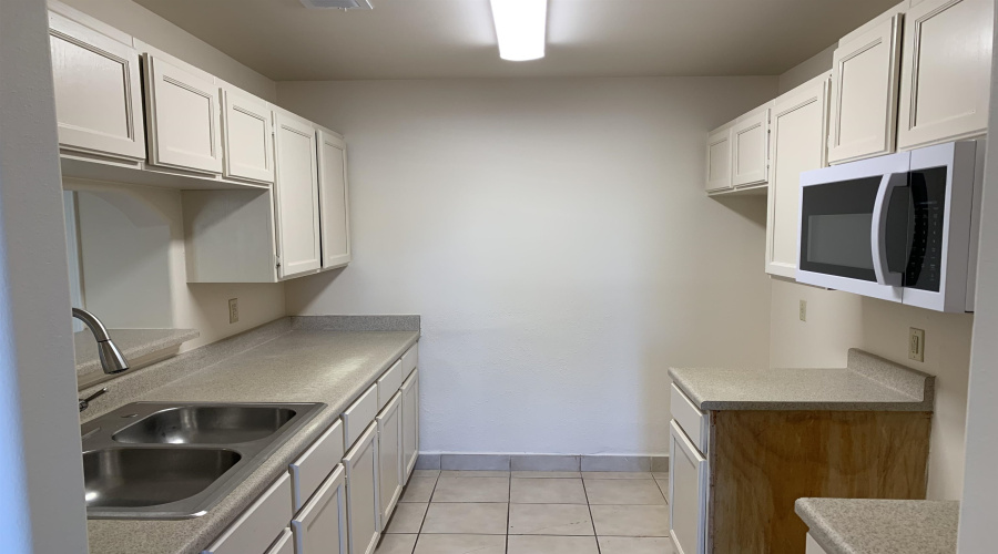 1752 Tiara Trl, Laredo, Texas 78045, 2 Bedrooms Bedrooms, 5 Rooms Rooms,2 BathroomsBathrooms,Residential,For Rent,1752 Tiara Trl,20254802