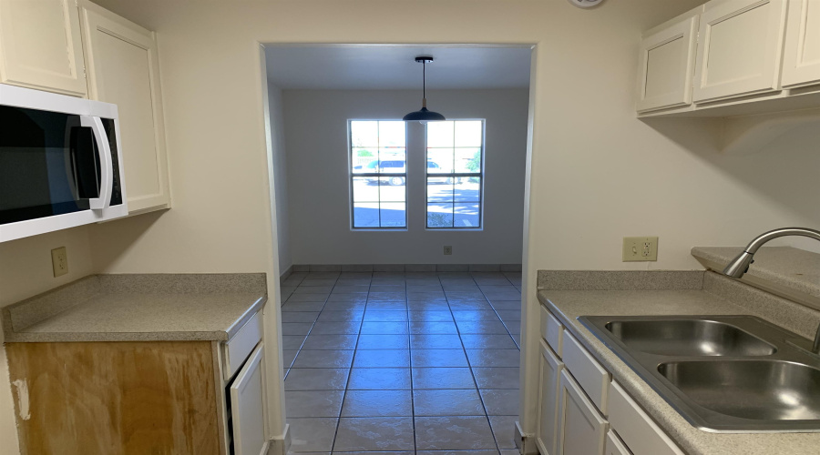 1752 Tiara Trl, Laredo, Texas 78045, 2 Bedrooms Bedrooms, 5 Rooms Rooms,2 BathroomsBathrooms,Residential,For Rent,1752 Tiara Trl,20254802