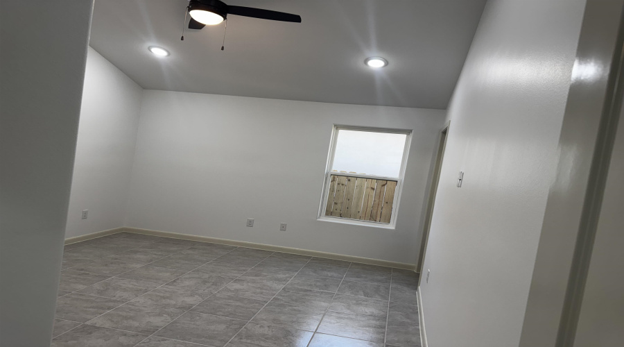 5005 Carambola Ln., Laredo, Texas 78046, 3 Bedrooms Bedrooms, 5 Rooms Rooms,2 BathroomsBathrooms,Residential,For Sale,5005 Carambola Ln.,20254803