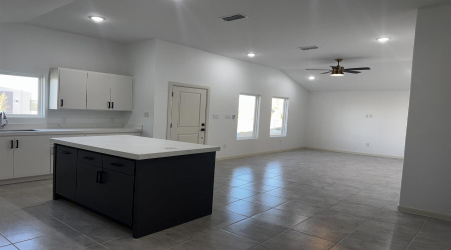 5005 Carambola Ln., Laredo, Texas 78046, 3 Bedrooms Bedrooms, 5 Rooms Rooms,2 BathroomsBathrooms,Residential,For Sale,5005 Carambola Ln.,20254803