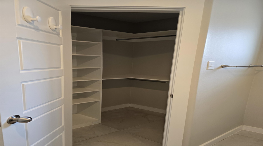 7108 El Meson Dr, Laredo, Texas 78043-2296, 3 Bedrooms Bedrooms, 5 Rooms Rooms,2 BathroomsBathrooms,Residential,For Sale,7108 El Meson Dr,20253034