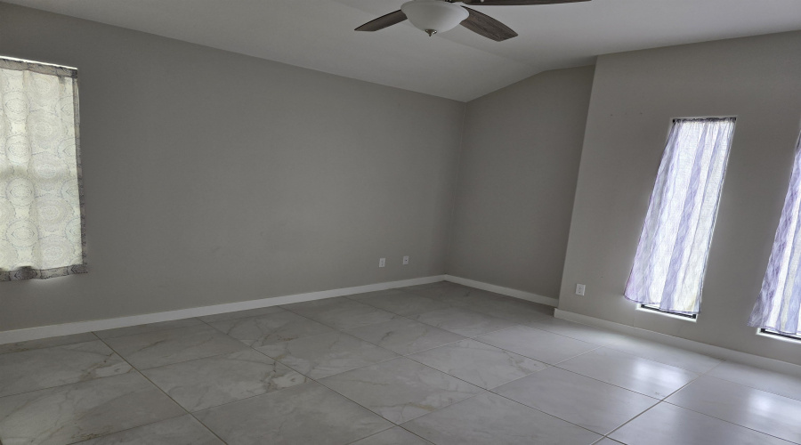 7108 El Meson Dr, Laredo, Texas 78043-2296, 3 Bedrooms Bedrooms, 5 Rooms Rooms,2 BathroomsBathrooms,Residential,For Sale,7108 El Meson Dr,20253034