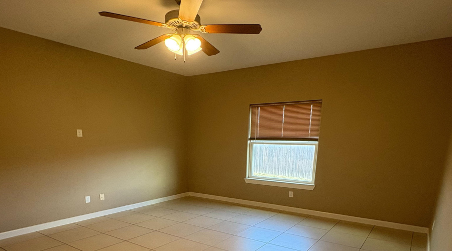 5711 Moses Lp., Laredo, Texas 78046, 3 Bedrooms Bedrooms, 5 Rooms Rooms,2 BathroomsBathrooms,Residential,For Sale,5711 Moses Lp.,20254193