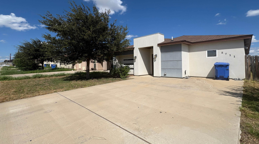 5711 Moses Lp., Laredo, Texas 78046, 3 Bedrooms Bedrooms, 5 Rooms Rooms,2 BathroomsBathrooms,Residential,For Sale,5711 Moses Lp.,20254193