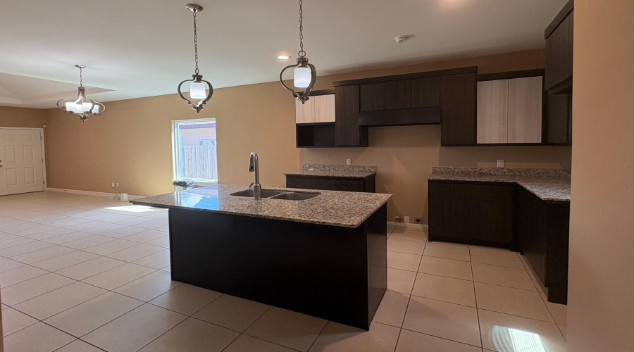 5711 Moses Lp., Laredo, Texas 78046, 3 Bedrooms Bedrooms, 5 Rooms Rooms,2 BathroomsBathrooms,Residential,For Sale,5711 Moses Lp.,20254193