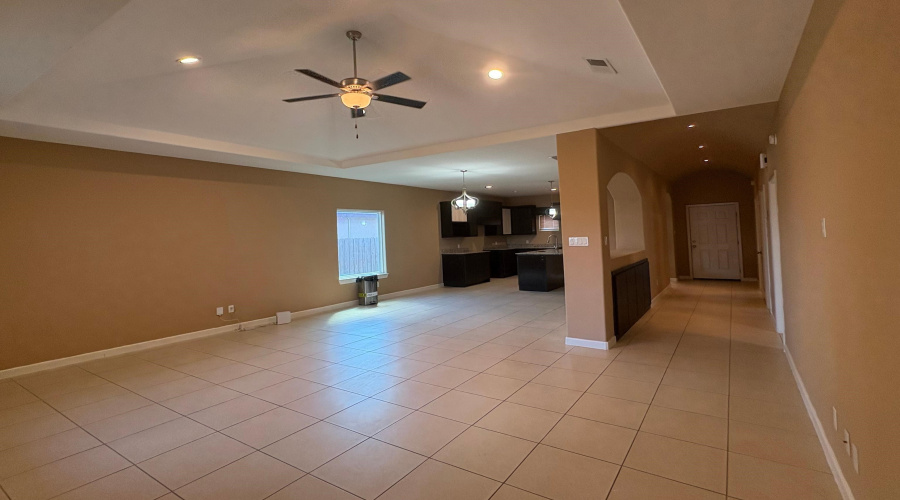 5711 Moses Lp., Laredo, Texas 78046, 3 Bedrooms Bedrooms, 5 Rooms Rooms,2 BathroomsBathrooms,Residential,For Sale,5711 Moses Lp.,20254193